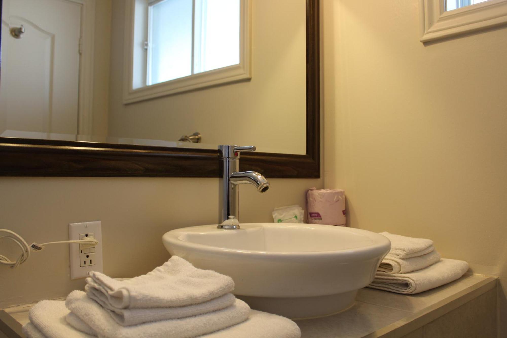 Le Marigot Hotel Vaudreuil-Dorion Ngoại thất bức ảnh